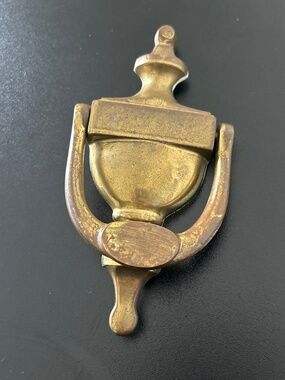 Vintage Ives Brass Victorian Urn Style Door Knocker